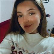 Profesora de apoyo escolar en general